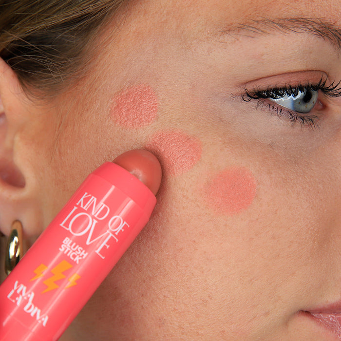 Colorete en Stick Kind of Love - Viva la Diva : Love Bombing - 3